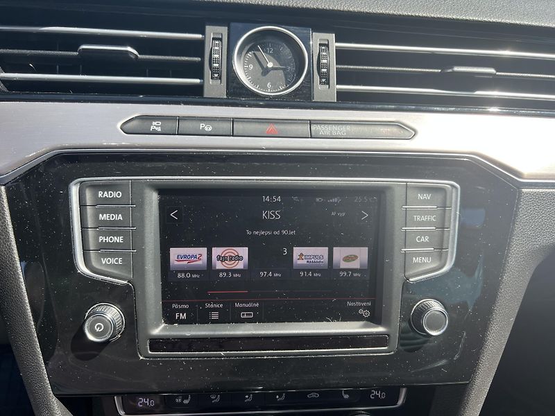 Volkswagen Passat (2014) 2,0TDI, Highline, DSG, STK3/28 - fotka 7 z 15