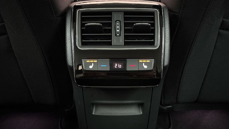 Škoda Superb 2.0 TDI DSG 4x4 Style - fotka 23 z 30