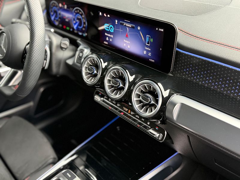Mercedes-Benz EQB (2025) EQB 300 4Matic AMG Line - fotka 50 z 56