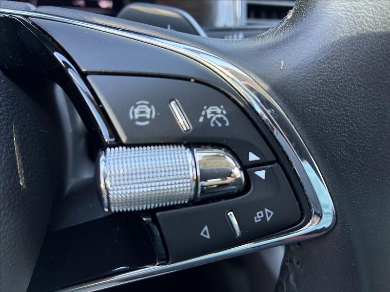 Škoda Kodiaq 2,0 TDI,EL.KUFR,MATRIX-BEAM - fotka 18 z 35
