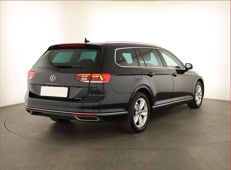 Volkswagen Passat (2021) Elegance 2.0 TDI - fotka 5 z 18