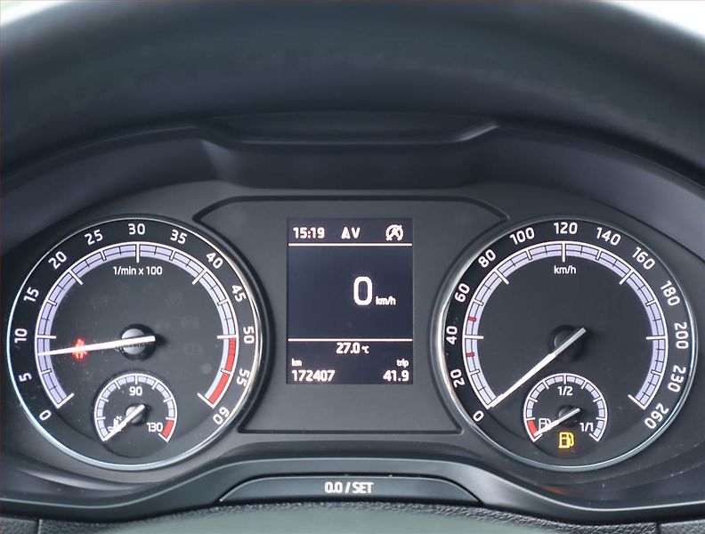 Škoda Karoq (2019) Ambition 1.6 TDI, Navi - fotka 10 z 17