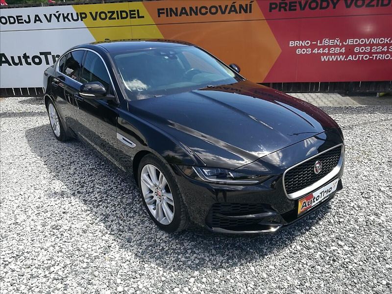 Jaguar XE 2,0 T 52000 km - fotka 2 z 23