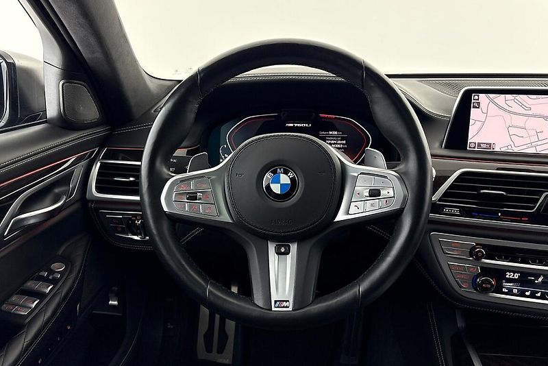 BMW Řada 7 M760Li xDrive - fotka 8 z 22