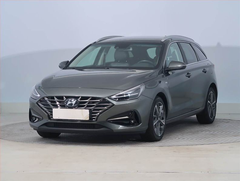 Hyundai i30 (2022) 1.5 T-GDI MHEV - fotka 2 z 20