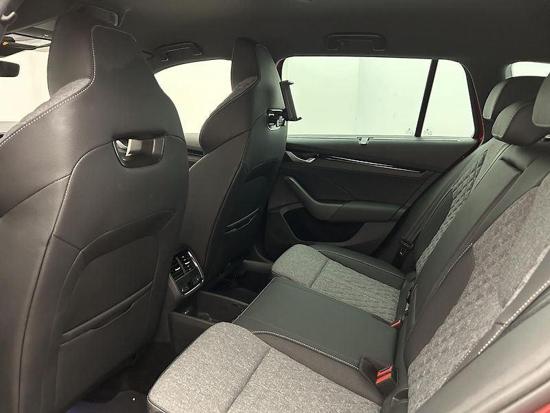 Škoda Octavia 1.5 TSI SportLine - fotka 21 z 28