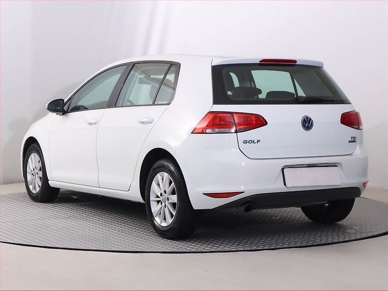 Volkswagen Golf (2014) 1.2 TSI, Serv.kniha, Tempomat - fotka 4 z 17