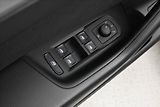 Volkswagen Passat 2,0 TDI 110 kW DSG Business Zá - náhled 26