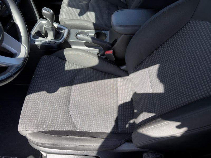 Kia Ceed 1.0 t-gdi 88 kW / DPH - fotka 15 z 20