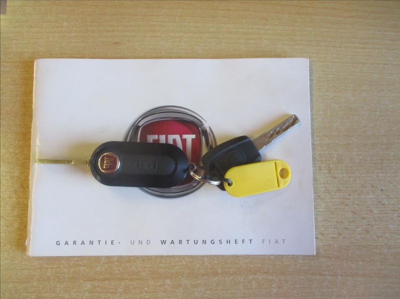 Fiat Punto 1,2 i, aut.klima,servis,1.maj, - fotka 30 z 33