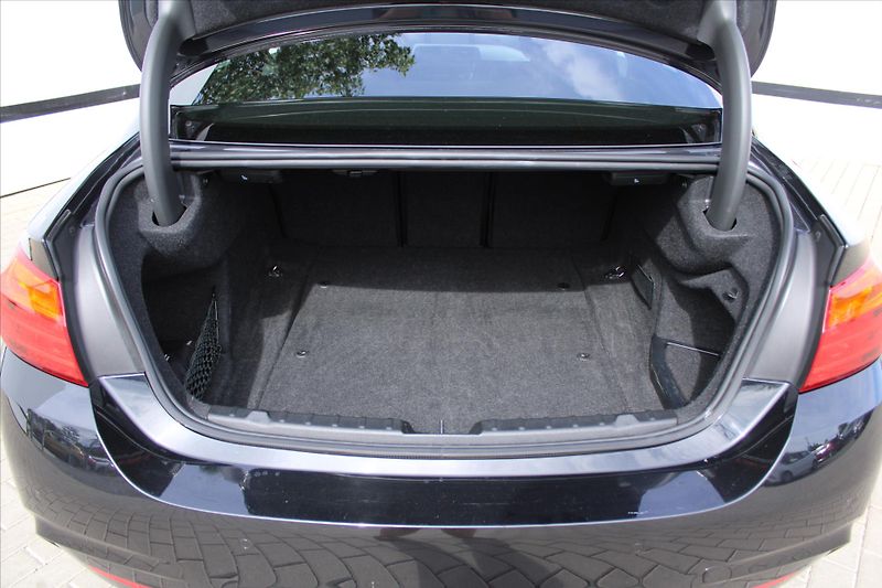 BMW Řada 4 420D xDrive 140kW M PAKET - fotka 12 z 27