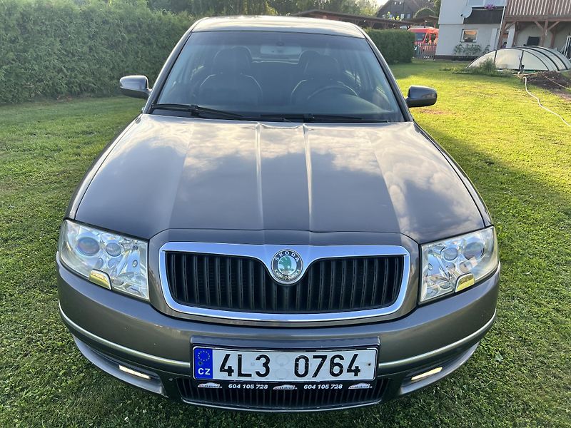 Škoda Superb 1.9TDI 96KW,KůŽE,XENONY,TZ - fotka 2 z 42