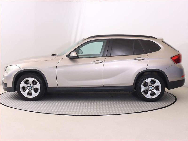 BMW X1 (2013) sDrive18d, Automat - fotka 3 z 16