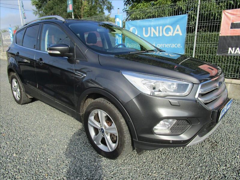 Ford Kuga 2.0TDCi 132kW AWD, automat - fotka 3 z 41