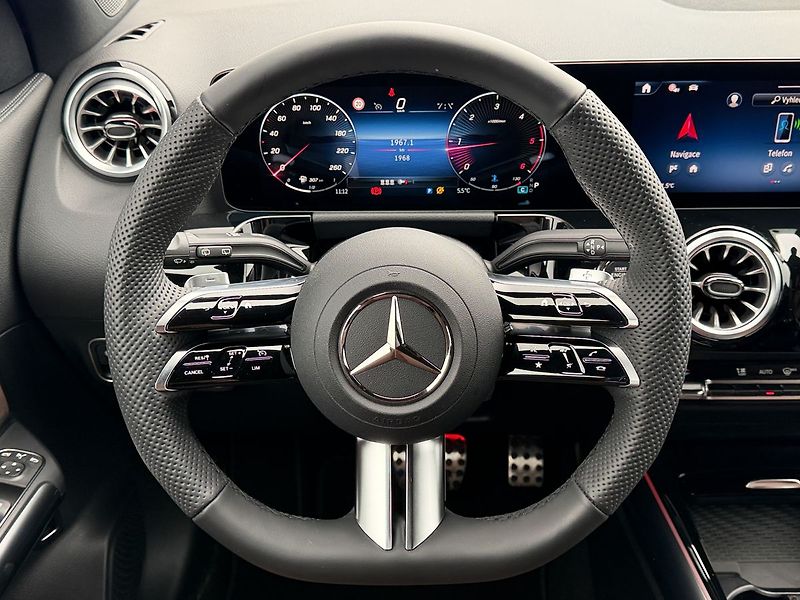 Mercedes-Benz GLA 200 d AMG Style Edition - fotka 18 z 35