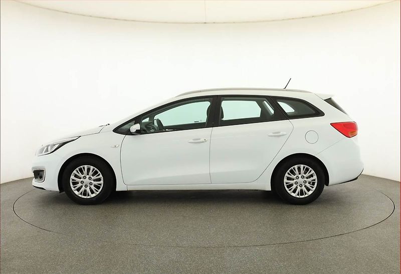 Kia Ceed (2017) 1.4 CVVT, Serv.kniha, Tempomat - fotka 3 z 17