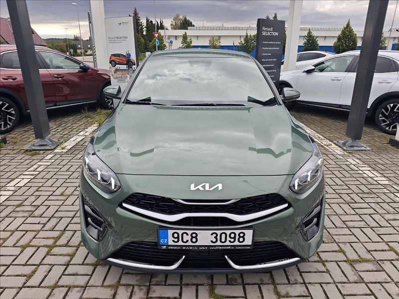 Kia Ceed 1,5 T-GDI 7DCT automat  GT-Lin - fotka 9 z 25