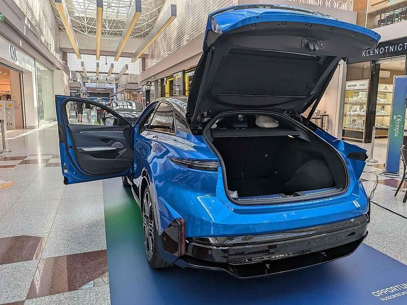 Lidé poprvé v Česku uvidí nové modely vozů Alpine A390 a Mitsubishi Eclipse Cross v brněnské Olympii. Výstava potrvá do konce května a její součástí budou i testovací jízdy.