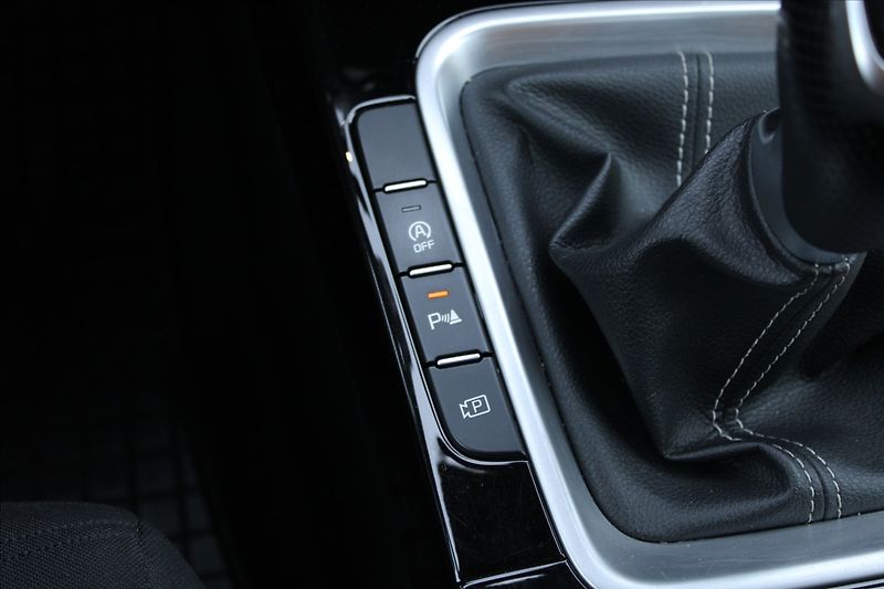 Kia ProCeed 1,5 T-GDI  1MAJ,DPH,GTLINE,JBL - fotka 26 z 41