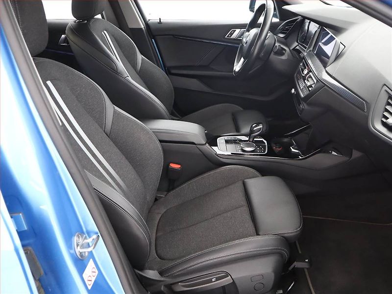 BMW Řada 1 (2019) Luxury Line 116d, Automat - fotka 7 z 18