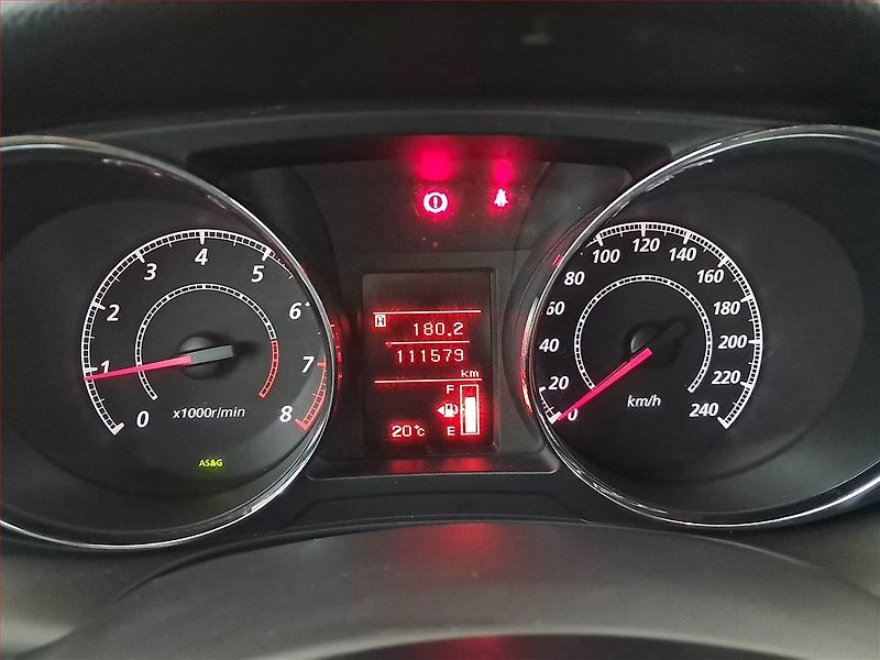 Citroën C4 Aircross (2013) 1.6, Tempomat, Park. senzory - fotka 11 z 14