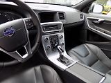 Volvo V60 (2016) 2.0-D4/Inscription/LED/DPH/ - náhled 25