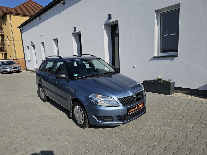 Škoda Fabia II 1,2TSi 63KW CLASIC KLIMA - fotka 1 z 38