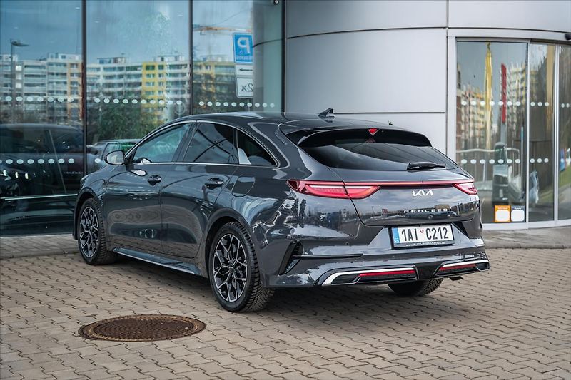 Kia ProCeed 1,5 T-GDi GPF 7DCT  GT LINE PL - fotka 3 z 25