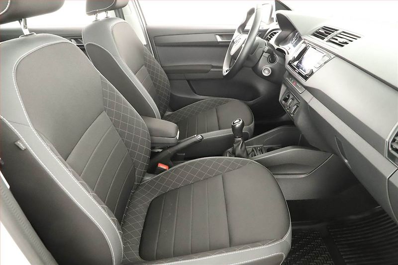 Škoda Fabia (2022) Ambition 1.0 TSI, ČR,1.maj - fotka 7 z 16