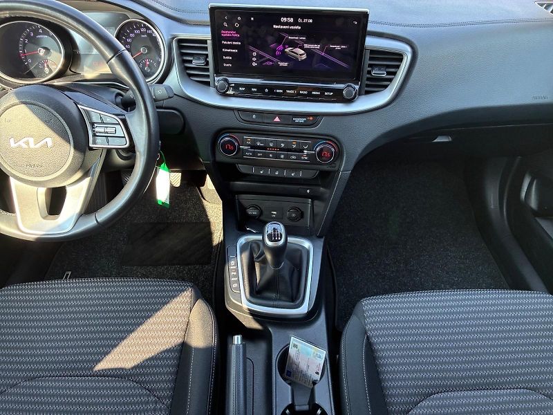 Kia Ceed (2023) TOP 1.5T-GDI 118kW CZ DPH - fotka 10 z 11