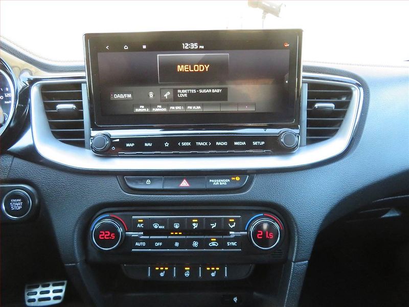 Kia Ceed (2021) GT Line 1.6 CRDi MHEV, Automat - fotka 12 z 17
