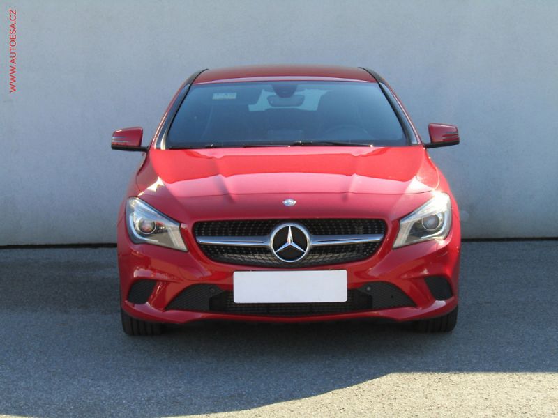 Mercedes-Benz CLA (2017) 1.6 200, AT - fotka 2 z 3
