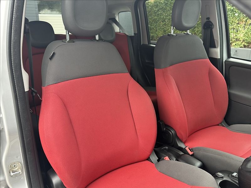 Fiat Panda 1,3 JTD 75PS  Pop 4x4 - fotka 17 z 49
