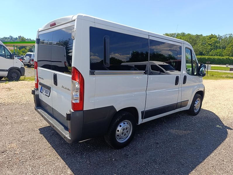 Citroën Jumper (2010) 3,0 HDi 9míst klima 116kw - fotka 5 z 25