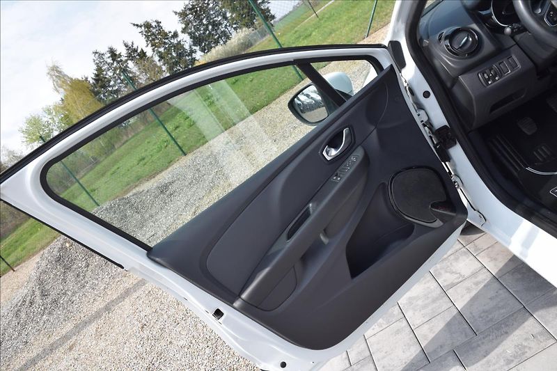Renault Clio 1,2 i 54KW KLIMA ALU - fotka 27 z 47