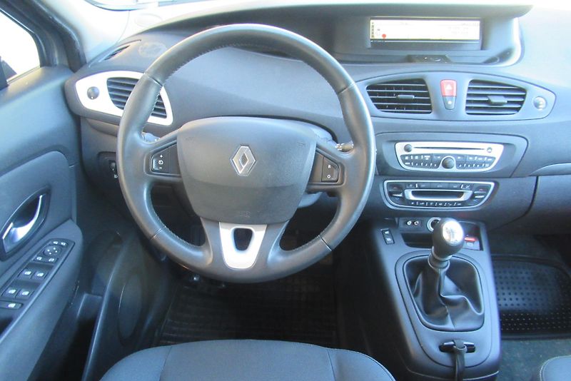 Renault Scénic 1.5 DCi AUT. KLIMA TAŽNÉ - fotka 10 z 20