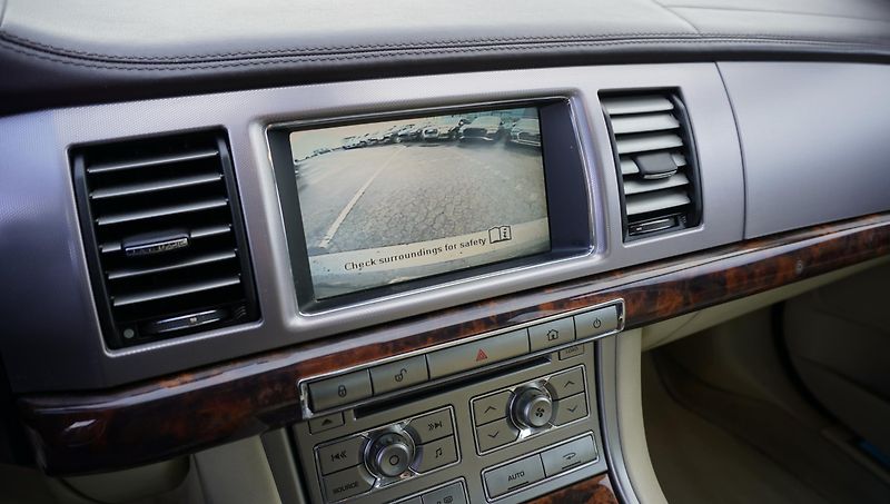 Jaguar XF 4.2 V8 PREMIUM LUXURY - fotka 20 z 29