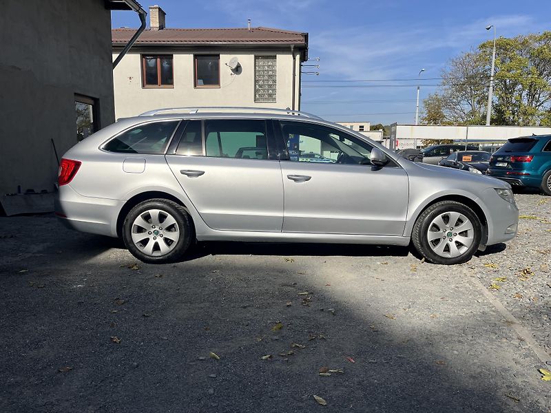 Škoda Superb (2012) 2,0 TDi 103 Kw AMBIENTE - fotka 4 z 16