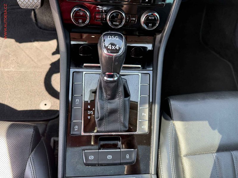 Škoda Superb (2018) 2.0 TDI, ČR, DSG - fotka 15 z 18