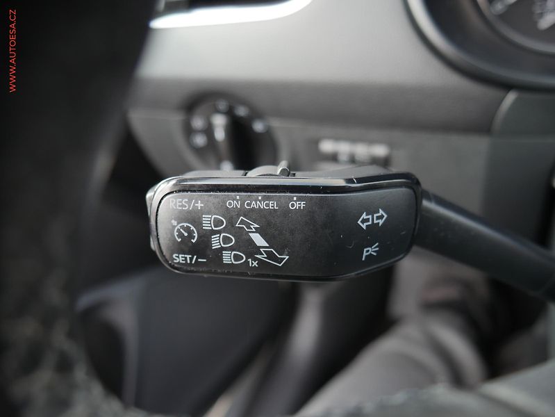 Škoda Octavia (2013) 2.0 TDi, ČR, Elegance, DSG - fotka 14 z 20