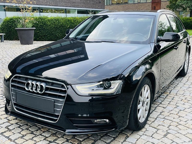 Audi A4 2.0TDI MAN 1MAJITEL VÝHŘEV LED - fotka 4 z 42