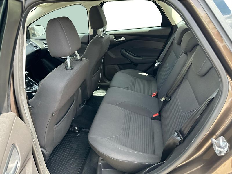 Ford Focus 1.5 TDCI 88KW - fotka 12 z 17