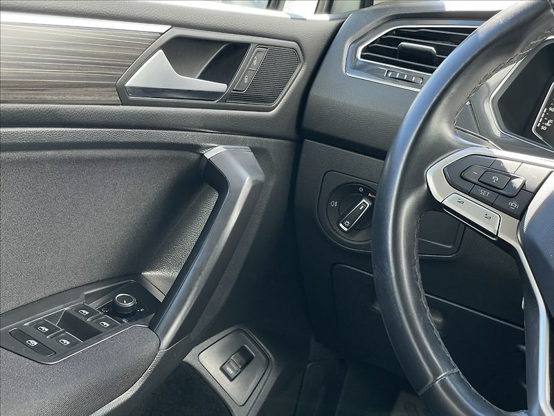 Volkswagen Tiguan Allspace 1,5 TSI DSG Life ACC+NAVI+PDC - fotka 14 z 23