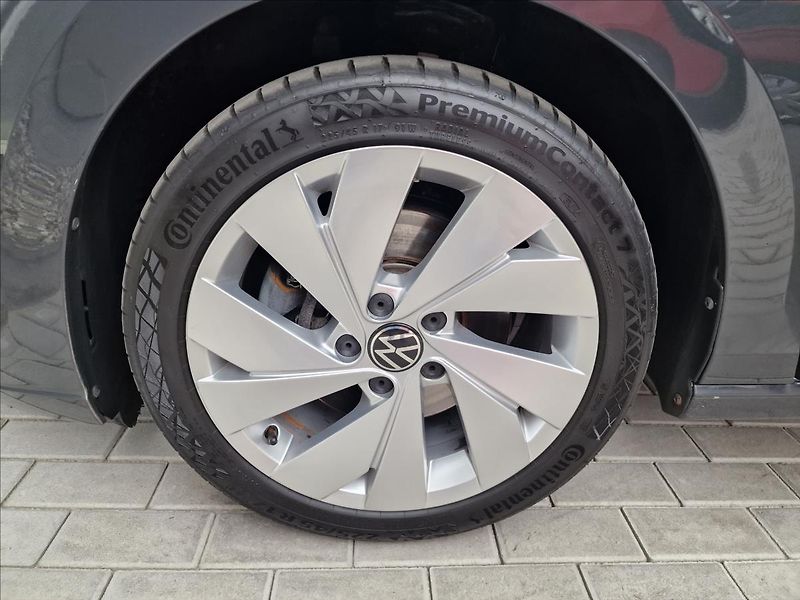 Volkswagen Golf 2.0TDI 110kW DSG Style, 1.Maj - fotka 45 z 50