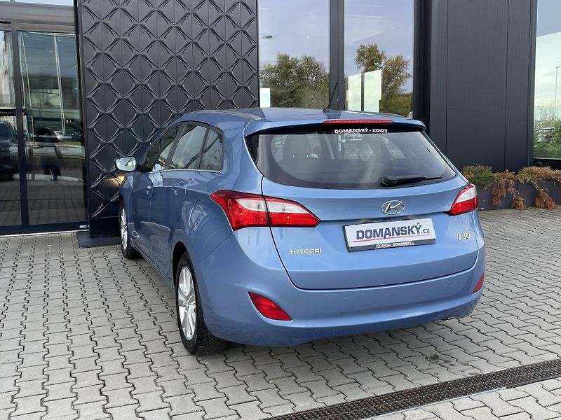 Hyundai i30 TRIKOLOR 1.6 CVVT 88 kW   - fotka 8 z 25