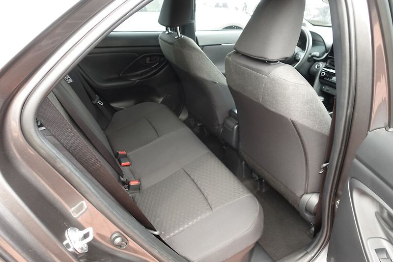 Toyota Yaris Cross 1,5 HEV Style - fotka 13 z 33