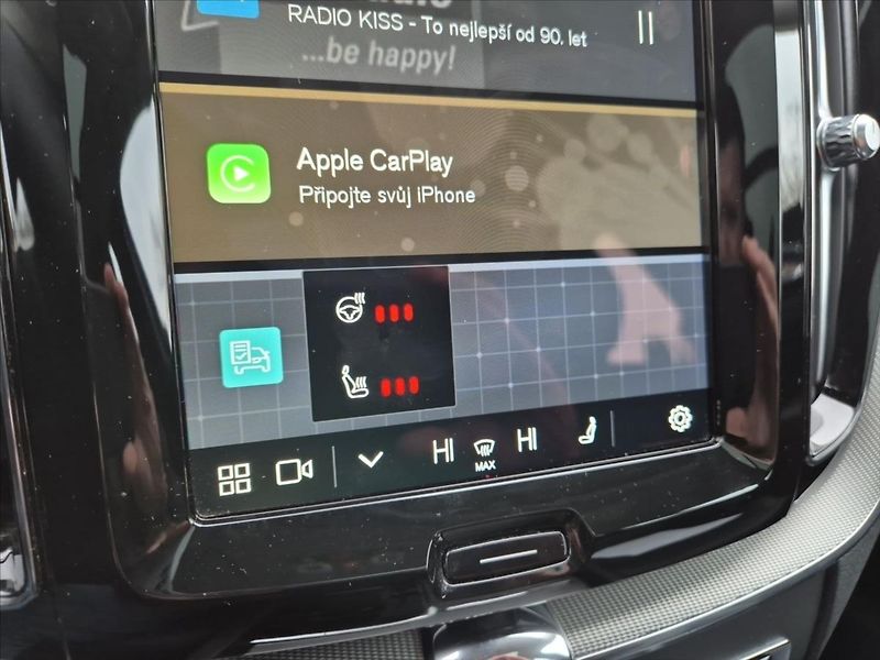 Volvo XC60 2,0 B4 AWD diesel Plus Dark Au - fotka 14 z 19