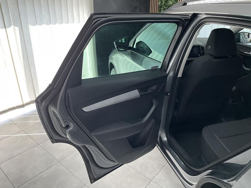 Škoda Karoq 1.5 TSi ČR 1.MAJ 6M LED SERVIS - fotka 17 z 31