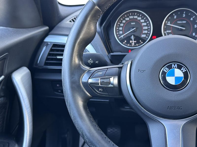 BMW Řada 1 120d M-Sport - fotka 11 z 19