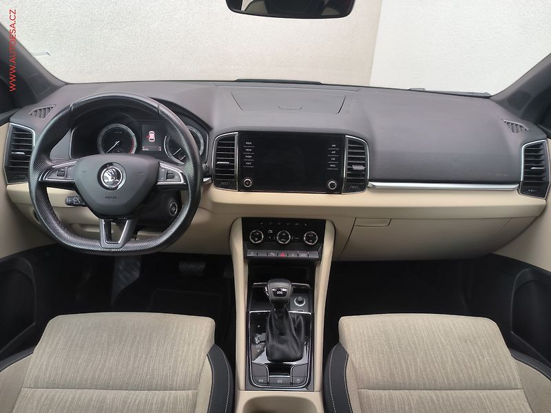 Škoda Karoq (2018) 1.5 TSi, Style, DSG, panor - fotka 8 z 26